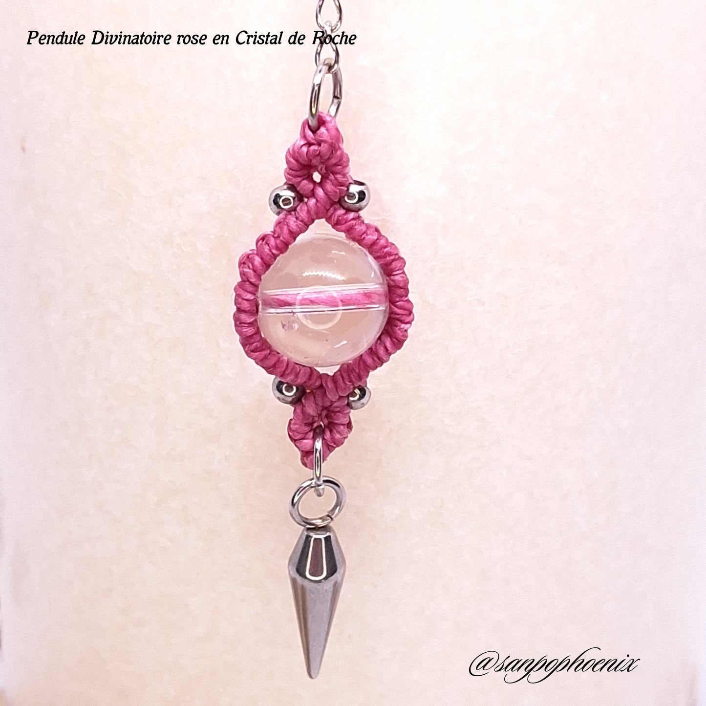 Pendule divinatoire ÉOS fuschia en cristal de roche